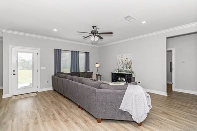 Take a look at this like-new, 3-bedroom, 2-bath home with an - photo 6