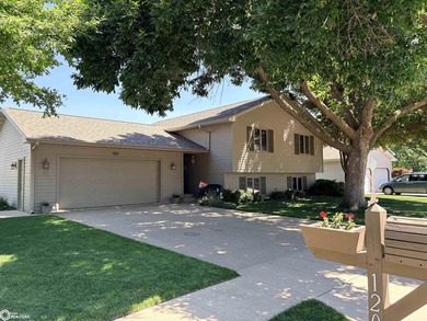 Great location! This four-bedroom home is close to both Crapo - photo 1