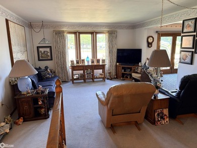 Great location! This four-bedroom home is close to both Crapo - photo 5