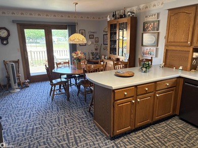 Great location! This four-bedroom home is close to both Crapo - photo 7