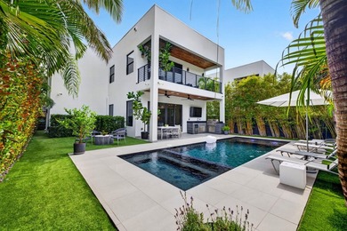 Stunning 4-bed 4-bath, Gated home in Victoria Park with custom - photo 1