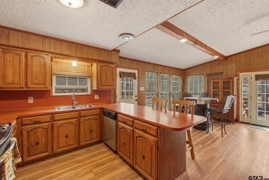 The Ultimate Holly Lake Retreat: Modern Updates & Resort Living - photo 12