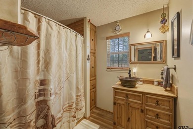 The Ultimate Holly Lake Retreat: Modern Updates & Resort Living - photo 16