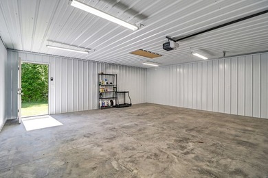 PRIVATE 17.92 ACRE TRETREAT WITH OUTBUILDINGS. 3 BEDROOM, 2 BATH - photo 33
