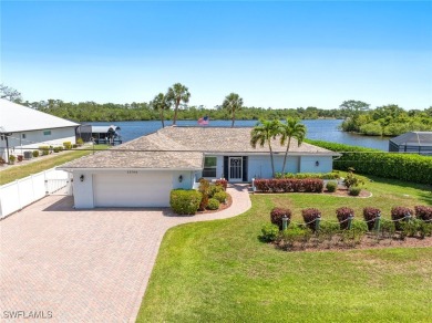 Caloosahatchee River Home For Sale in Fort Myers Florida