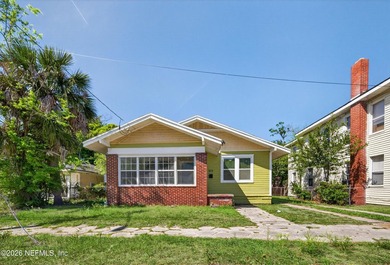 Welcome to this charming 3-bedroom, 1-bath bungalow just minutes - photo 1