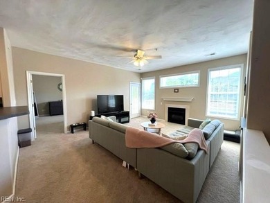 3 beautiful bedrooms, primary suite on opposite side from the - photo 4