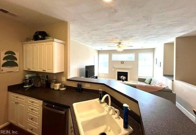 3 beautiful bedrooms, primary suite on opposite side from the - photo 7