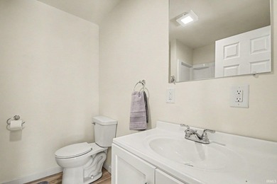 Welcome home to this beautifully remodeled 3-bedroom, 2-bath gem - photo 12