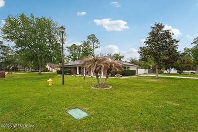 Best Priced pool home on the market in heart of the area! Set on - photo 2