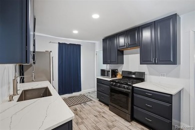 Move in ready ranch on a corner lot with lake access. This home - photo 10