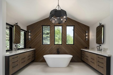Set against one of Elkhorn's most coveted view corridors, this - photo 22