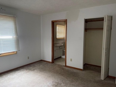 3-bedroom home located on White Deer golf course, offering - photo 8