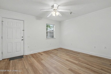 Enjoy coastal living in this beautifully updated first-floor - photo 11