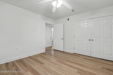 Enjoy coastal living in this beautifully updated first-floor - photo 12