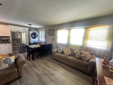 Legal 2 family house in excellent condition - built in 1985. It - photo 12