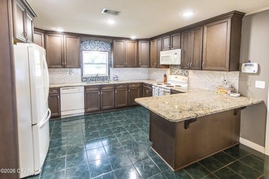 Waterfront Paradise in Lynn Haven - No HOA! This lovely home - photo 19