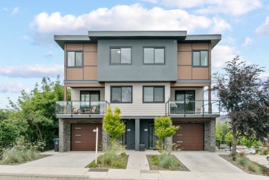 Lake Townhome/Townhouse For Sale in Penticton,
