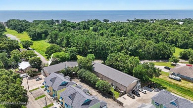Enjoy coastal living in this beautifully updated first-floor - photo 22