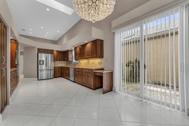 Welcome to this well-appointed single-story residence in Hampton - photo 6