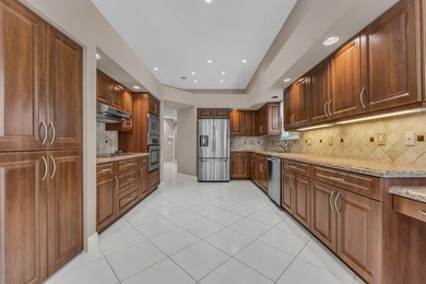 Welcome to this well-appointed single-story residence in Hampton - photo 7