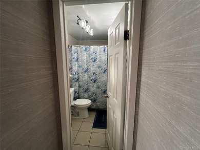 Legal 2 family house in excellent condition - built in 1985. It - photo 29