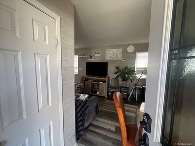Legal 2 family house in excellent condition - built in 1985. It - photo 31