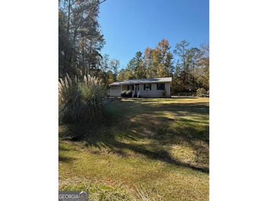 Lake Sinclair Home For Sale in Milledgeville Georgia