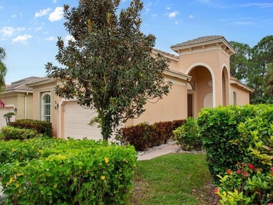 Indoor-outdoor living takes center stage in this well-maintained - photo 2