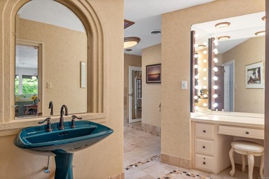 Stunning Mid-Century Modern Pueblo Home with White River - photo 31