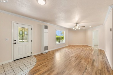 Welcome to a truly special property where privacy, craftsmanship - photo 9