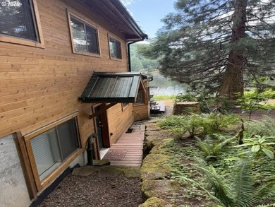 A Handcrafted Lakeside Haven Like No Other. This one-of-a-kind - photo 17