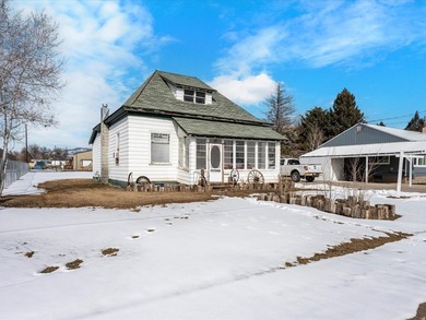 Improved price on this Bear Lake treasure. Timeless charm and - photo 2