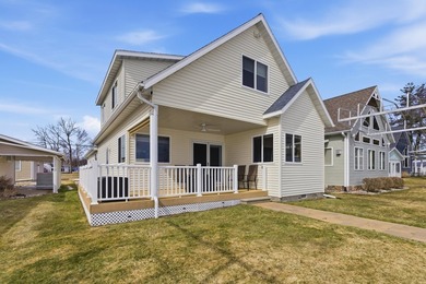 Beautifully renovated and fully furnished Houghton Lakefront - photo 1