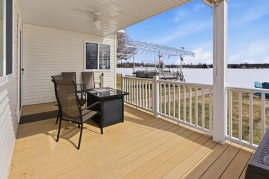 Beautifully renovated and fully furnished Houghton Lakefront - photo 9