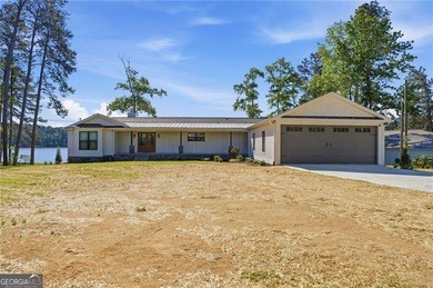 Looking for a turn key lake house? Then honey, stop the car!! - photo 1