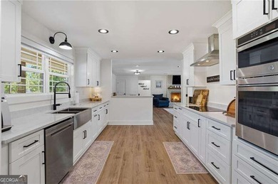 Looking for a turn key lake house? Then honey, stop the car!! - photo 4