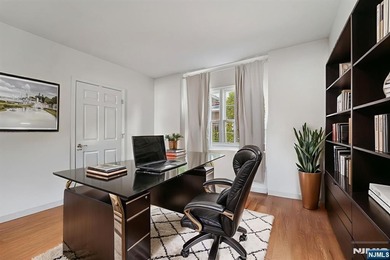 Spacious & upgraded home in the prestigious promenade. South