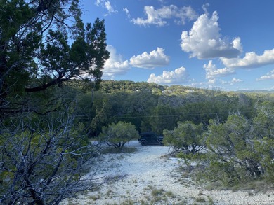 Lake Medina Lot For Sale in Lakehills Texas