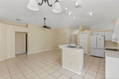 One or more photo(s) has been virtually staged. Move-in ready - photo 12
