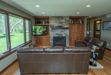 Gorgeous custom renovated *4-bedroom, 2-bath lake home on the - photo 15