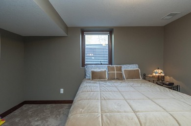 Gorgeous custom renovated *4-bedroom, 2-bath lake home on the - photo 21