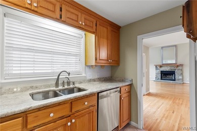 Waterfront opportunity on Lake Tuscaloosa! This 3-bedroom, 2 - photo 21