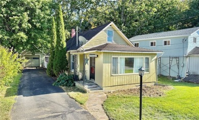 Lake Home ActiveUnderContr in Milford, New York