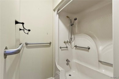 Waterfront opportunity on Lake Tuscaloosa! This 3-bedroom, 2 - photo 31