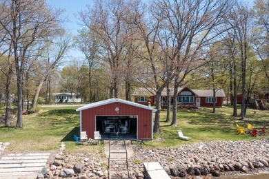 Gorgeous custom renovated *4-bedroom, 2-bath lake home on the - photo 35