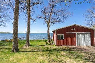 Gorgeous custom renovated *4-bedroom, 2-bath lake home on the - photo 39