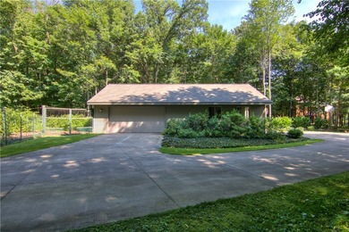 Beautiful Lower Tainter 4 BR / 2.5 Bath meticulously maintained - photo 42