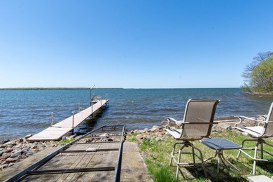 Gorgeous custom renovated *4-bedroom, 2-bath lake home on the - photo 44