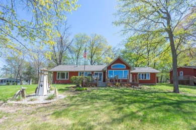Gorgeous custom renovated *4-bedroom, 2-bath lake home on the - photo 48